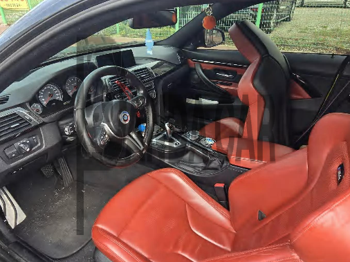 2018 BMW M4 Coupe Competition Package, photograph 3