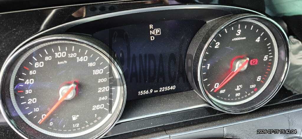 2017 Mercedes-Benz E220 d, photograph 2