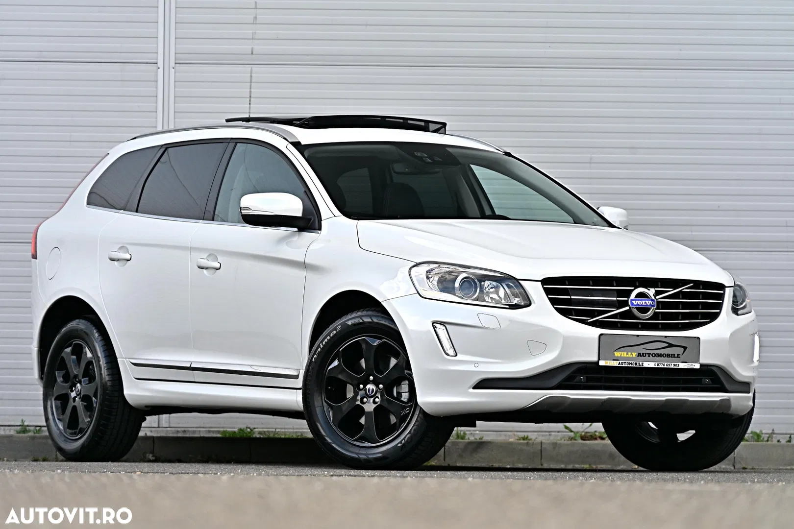 2015 Volvo XC 60 D5 AWD Geartronic Summum, photograph 2