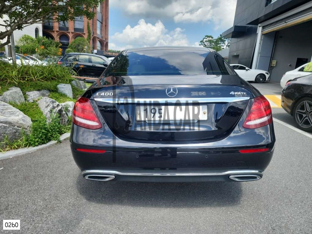 2017 Mercedes-Benz E220 d, photograph 1