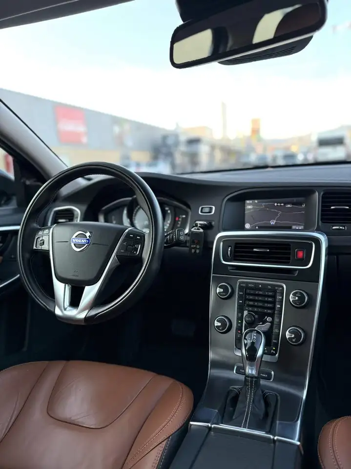 2013 Volvo V60 D6 Plug-In-Hybrid AWD Geartronic Summum, photograph 10