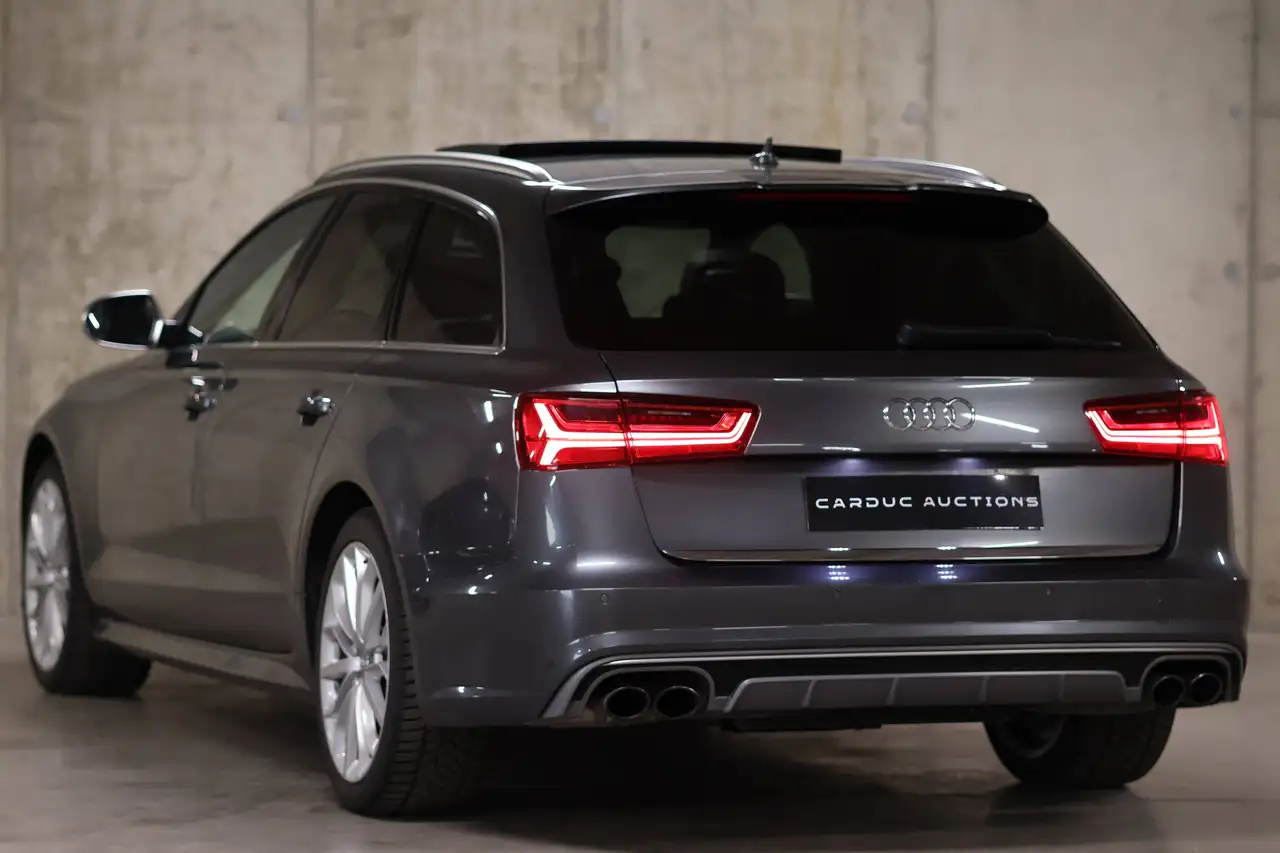 2016 Audi S6 S6 Avant, photograph 11