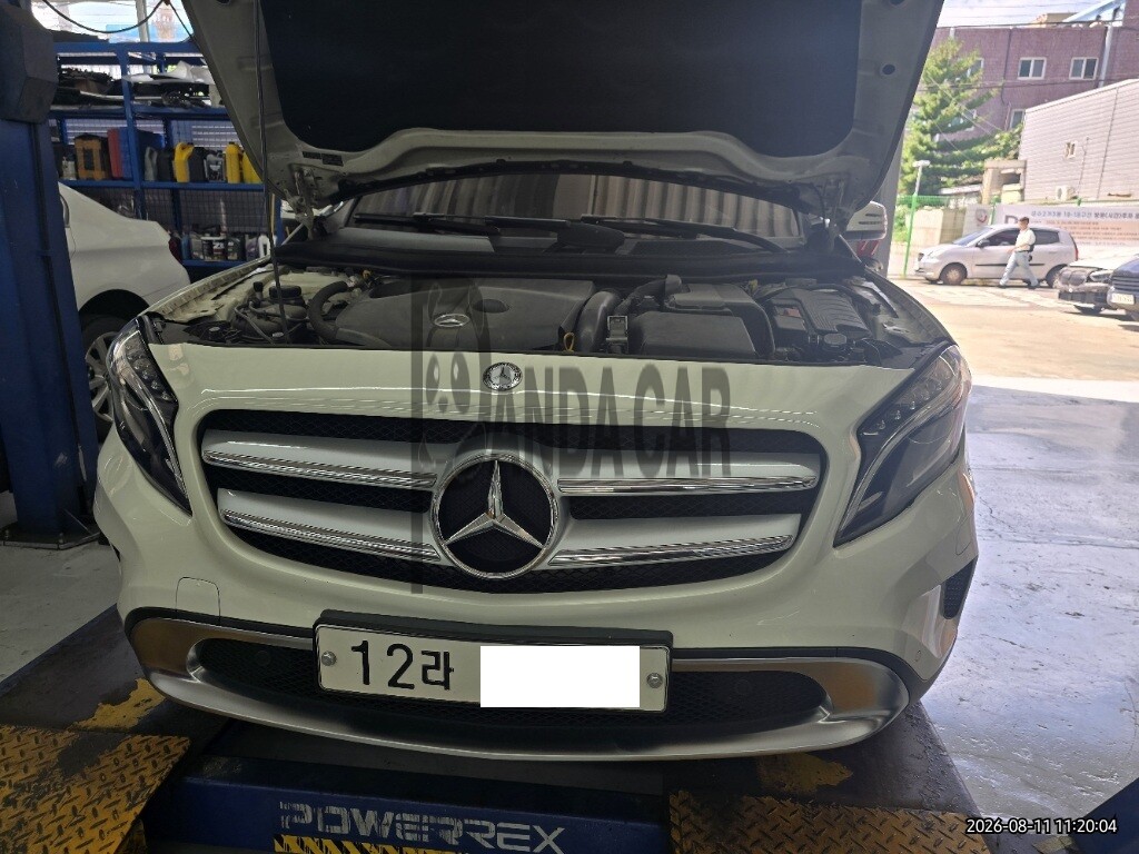 2017 Mercedes-Benz GLA200 d, photograph 1