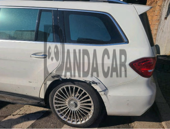 2017 Mercedes-Benz GLS350 d 4Matic, photograph 3