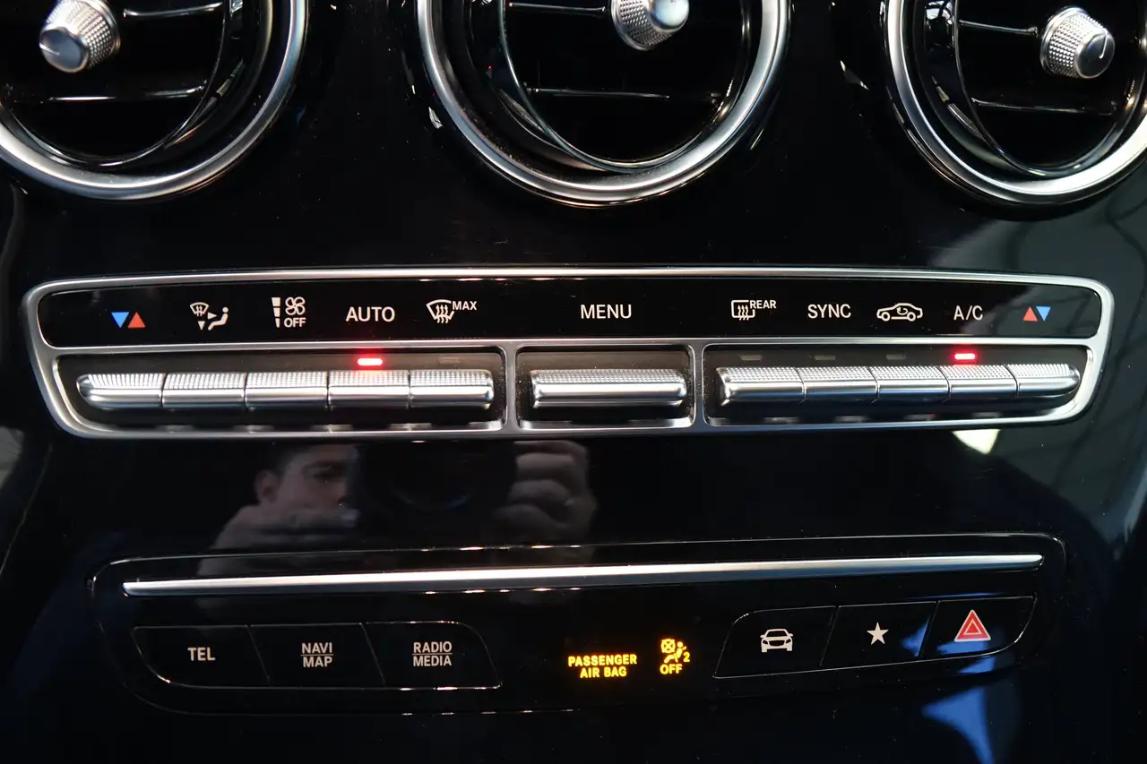 2022 Mercedes-Benz GLC 200 GLC 200 4Matic +AMG-Line+RFK+AHK+Trittbretter+, photograph 11