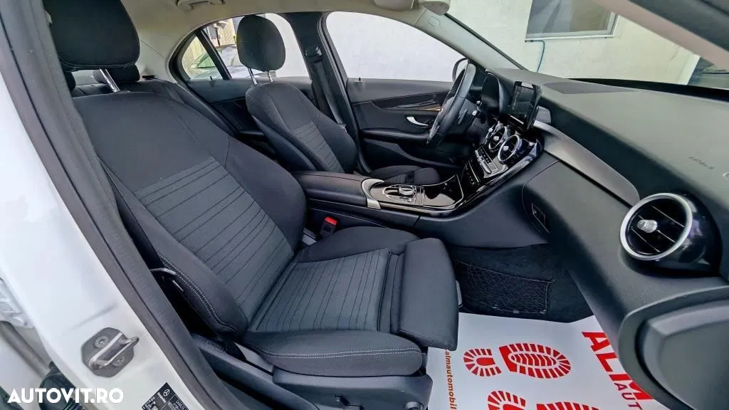 2019 Mercedes-Benz C, photograph 11
