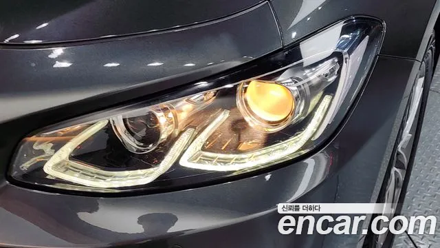 2019 Hyundai Grandeur 2.4 Premium, photograph 2