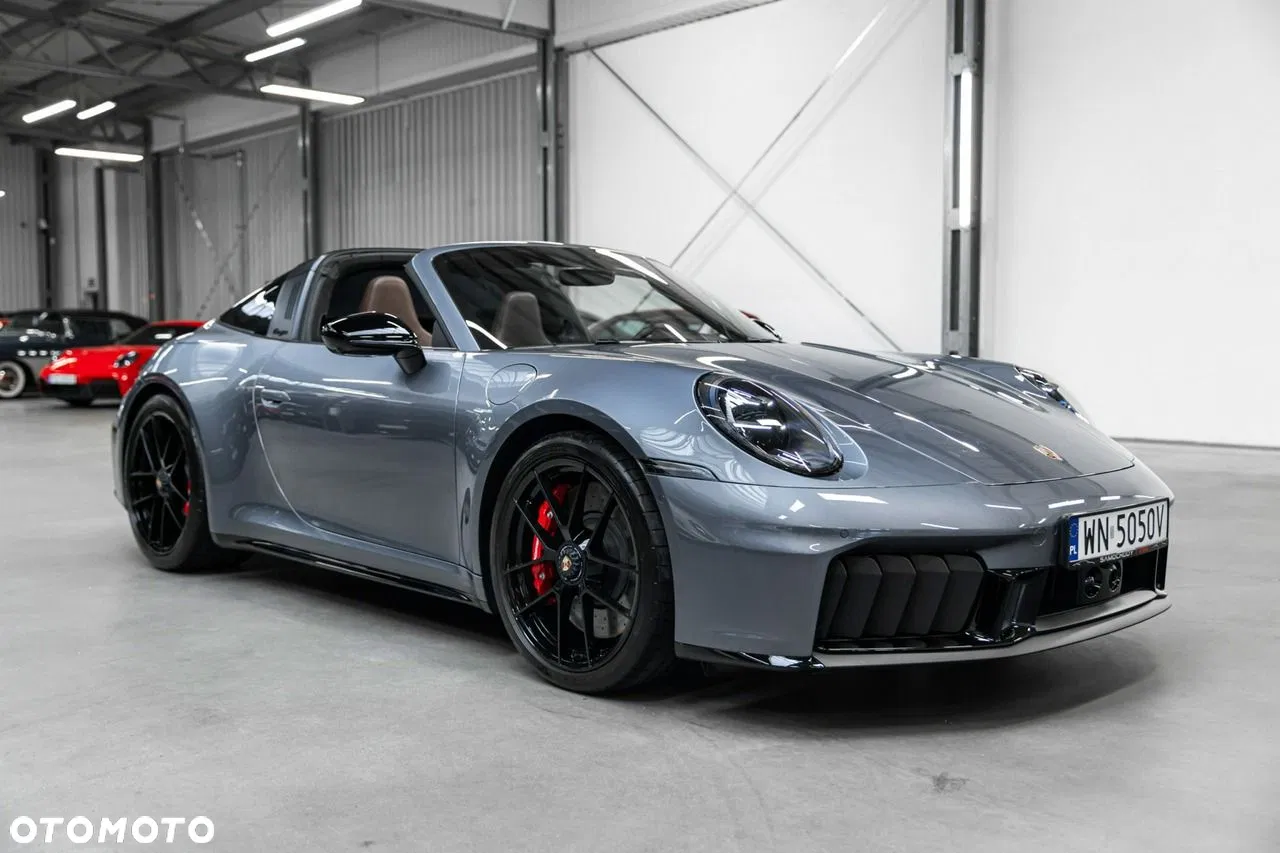 2025 Porsche 911 Targa 4 GTS PDK, photograph 5