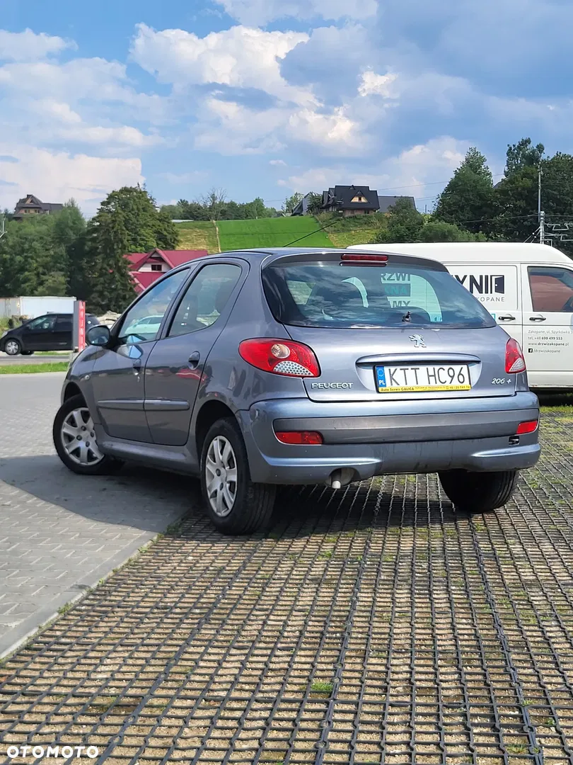 2010 Peugeot 206 plus 1.1 Presence, photograph 12