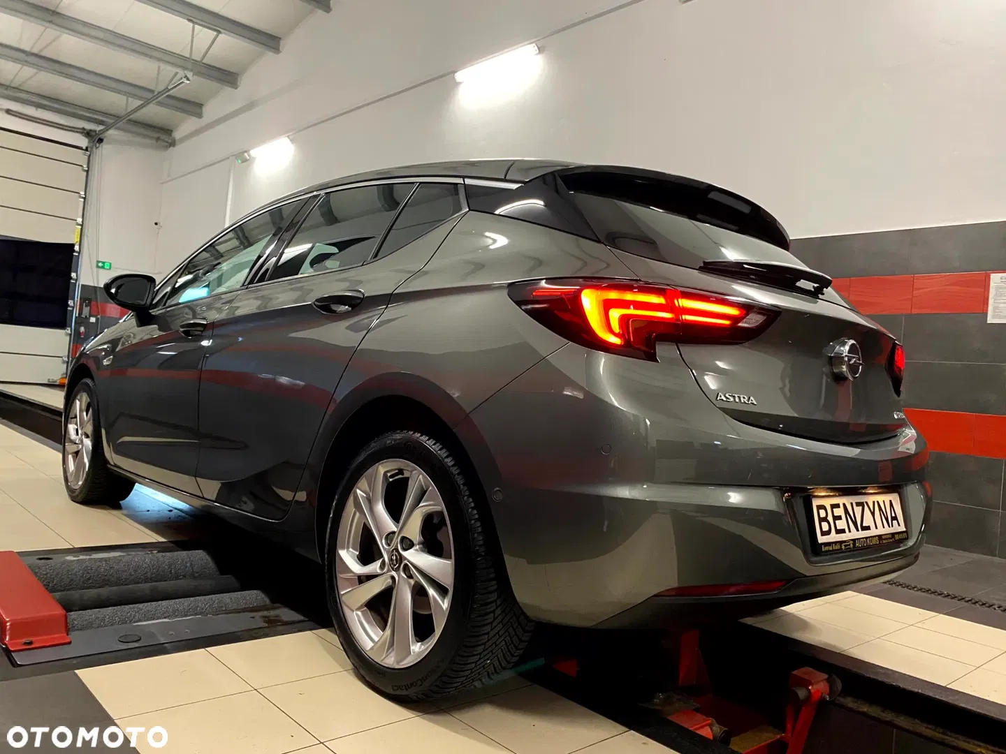 2017 Opel Astra 1.4 T Elite, photograph 11