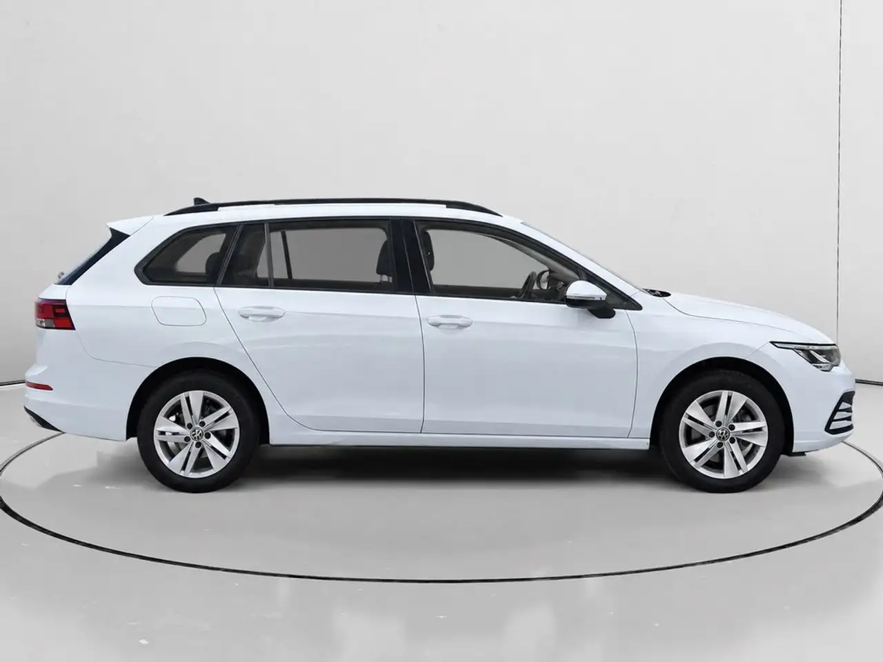 2023 Volkswagen Golf Variant 2.0TDI 85kW Life DSG, photograph 2