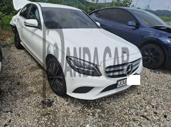 2019 Mercedes-Benz Benz C 200, photograph 1
