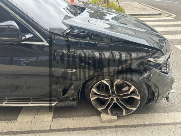 2022 BMW X5 xDrive45e iPerformance, photograph 2