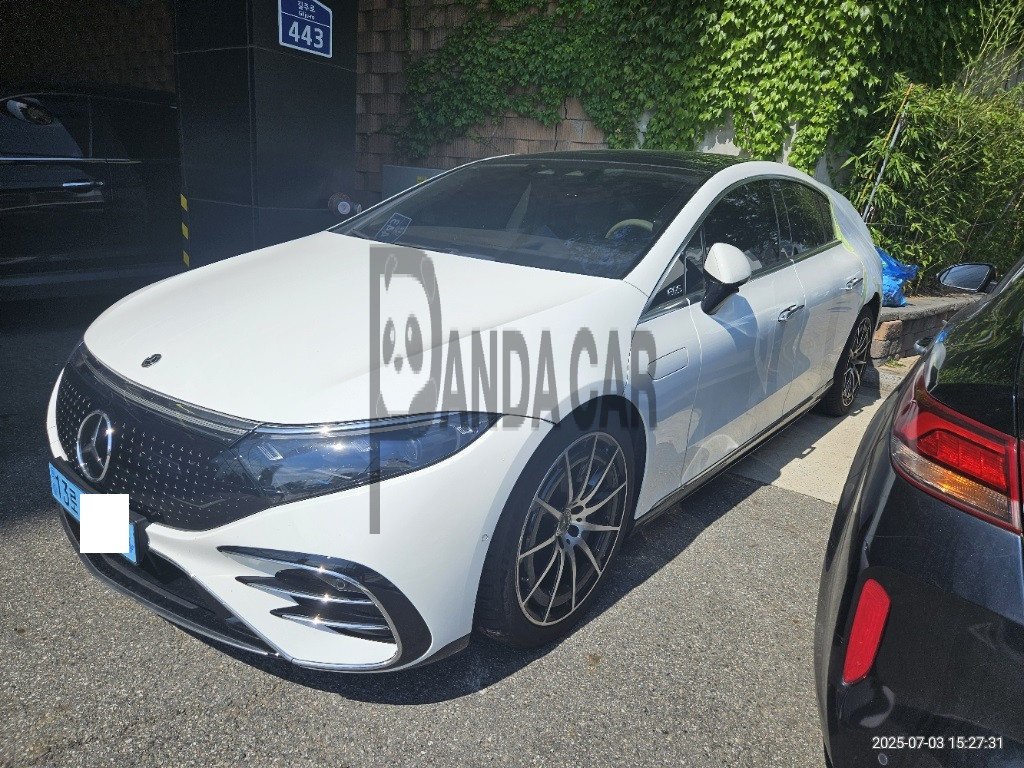 2022 Mercedes-Benz EQS450 +, photograph 2