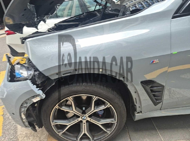 2025 BMW X5 xDrive40i, photograph 2
