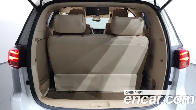 2018 Kia Canival 9-Seater Hi-Limousine, photograph 7