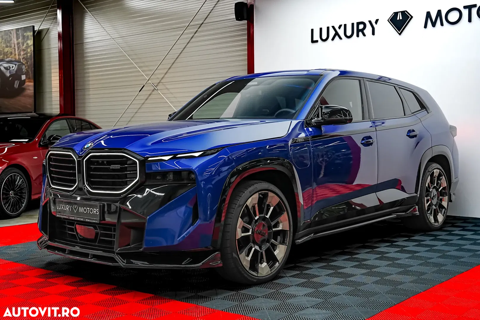 2025 BMW XM, photograph 1