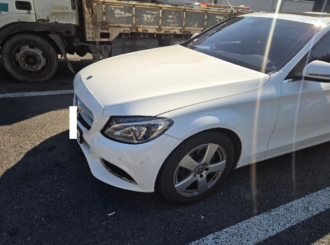 2018 Mercedes-Benz C200 d 05bo9069, photograph 3
