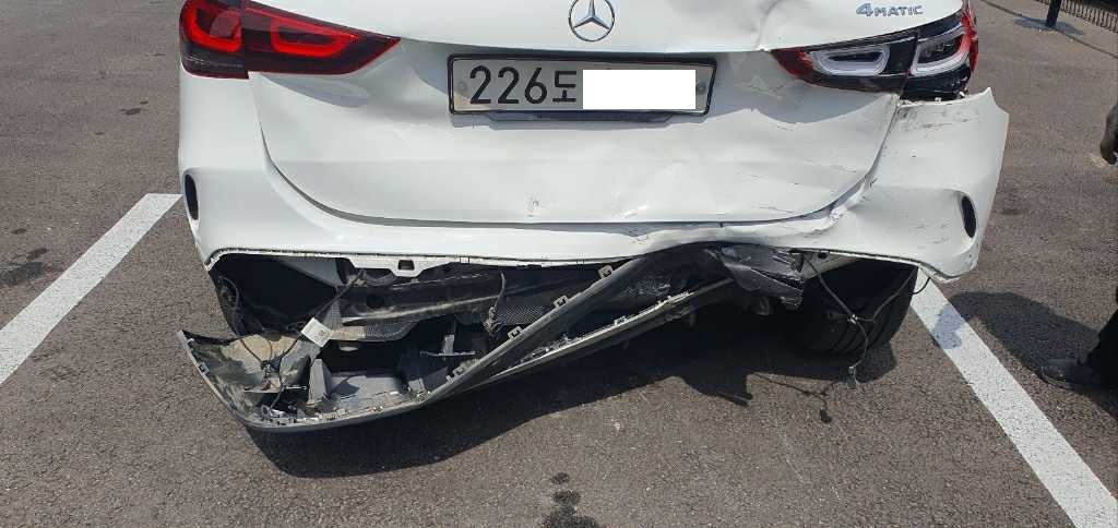 2022 Mercedes-Benz GLA250 4MATIC, photograph 4