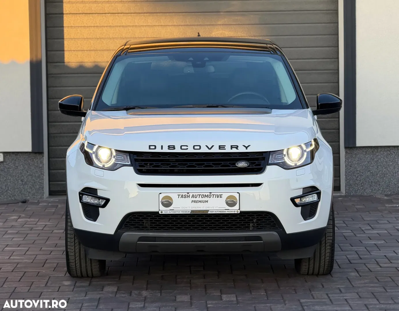 2017 Land Rover Discovery Sport 2.0 l TD4 HSE Aut., photograph 2