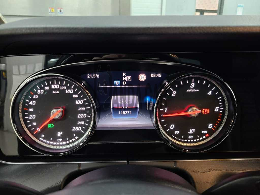 2018 Mercedes-Benz E220 d, photograph 5