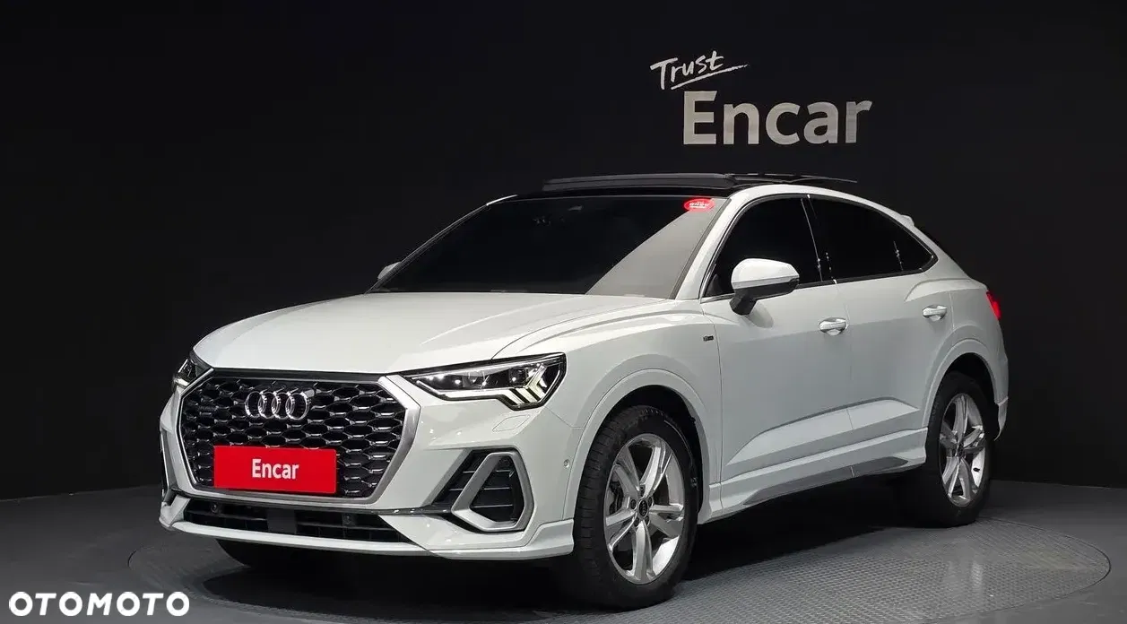 Audi Q3 Sportback — photo 1 of 5