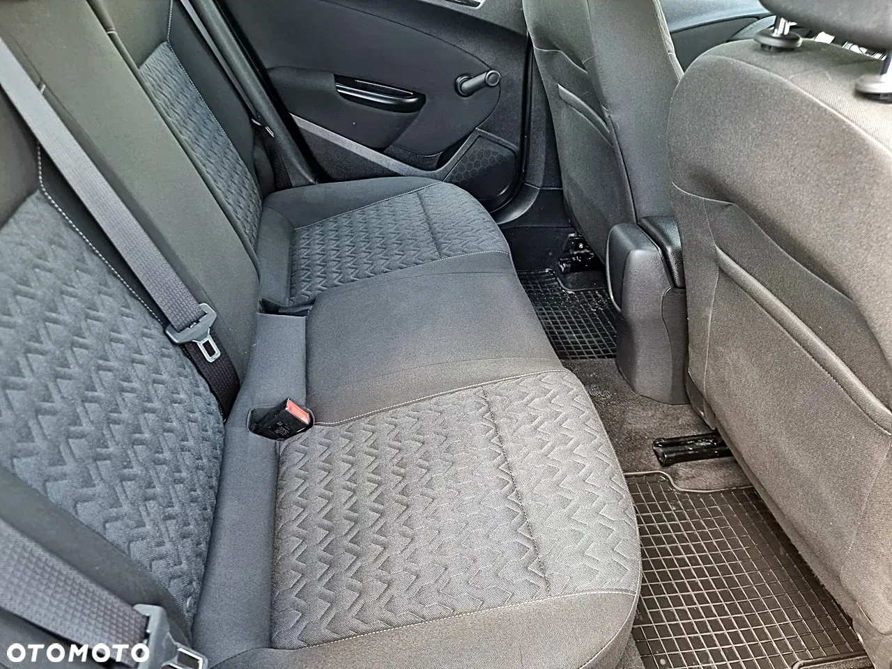 2013 Opel Astra 1.6 Active, photograph 7
