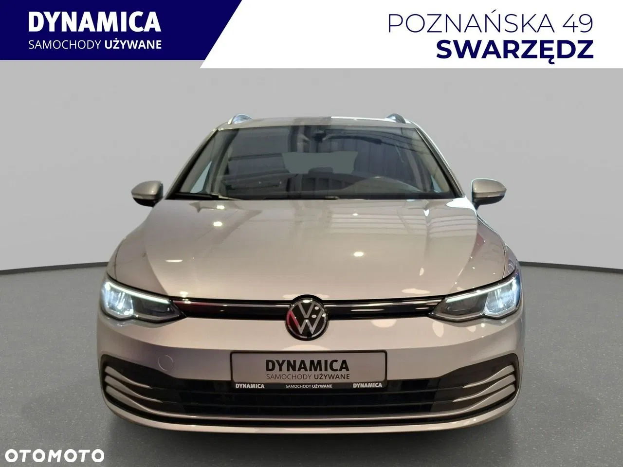 2023 Volkswagen Golf Variant, photograph 2