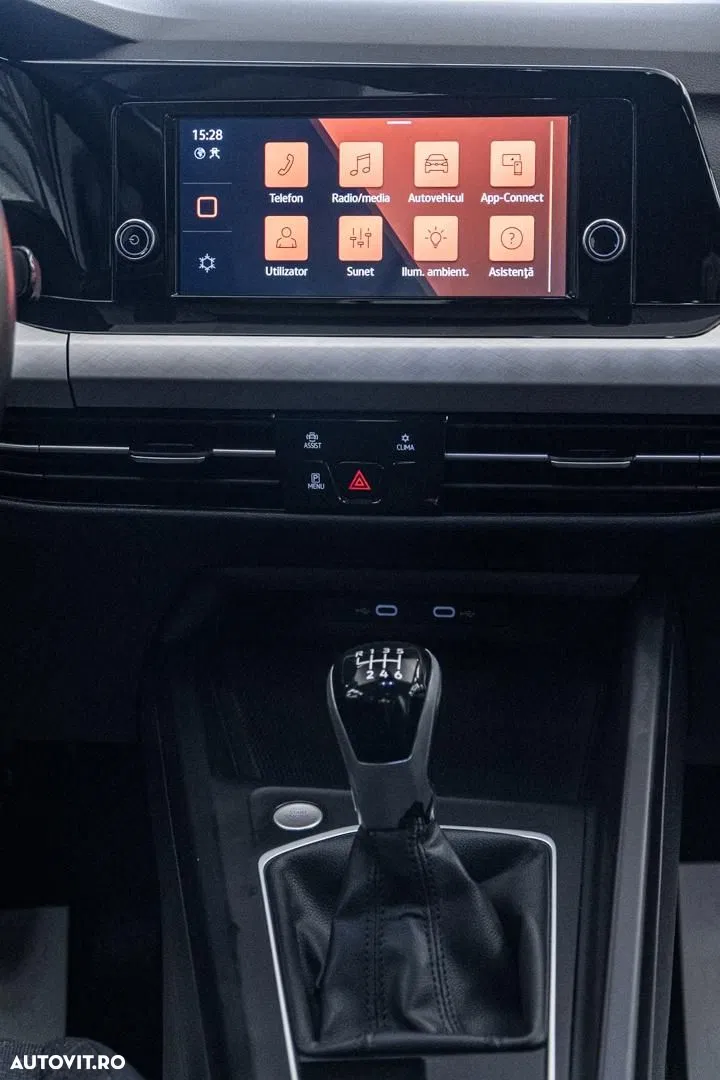 2022 Volkswagen Golf 1.5 TSI ACT BlueMotion Comfortline, photograph 4