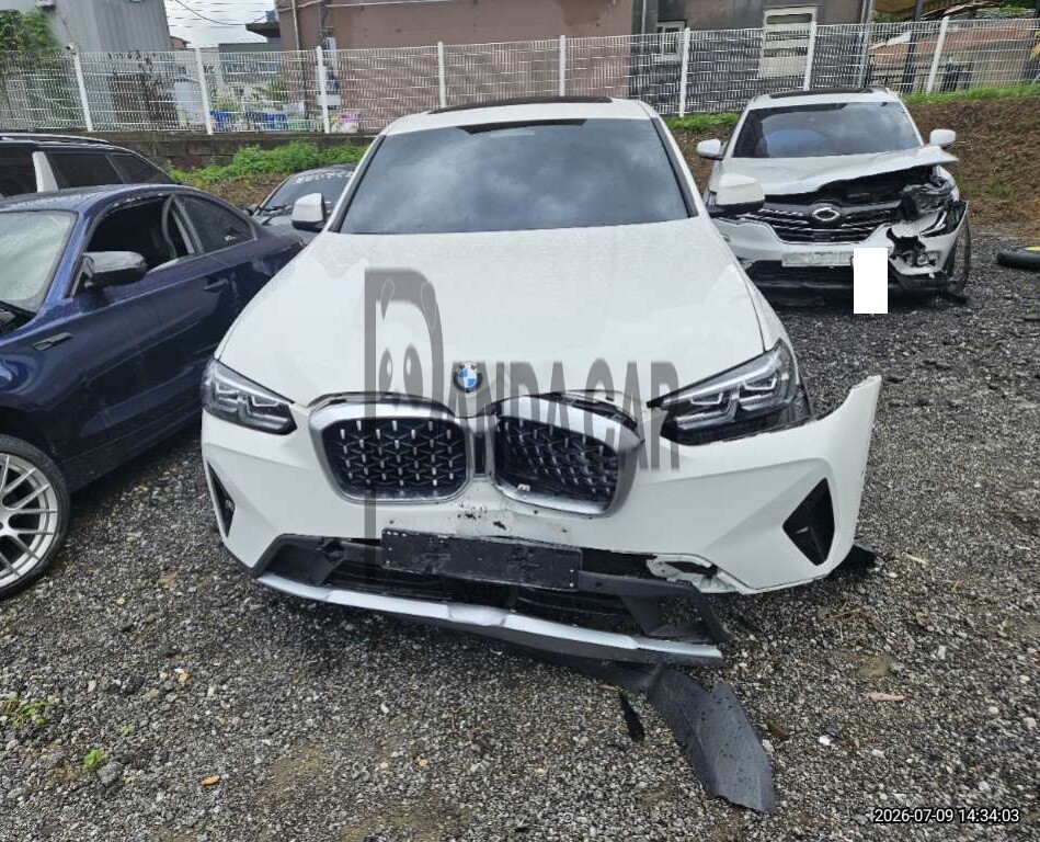 2022 BMW X4 xDrive20i, photograph 1