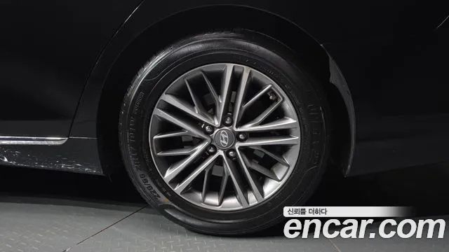 2017 Hyundai Grandeur 2.4 Premium, photograph 4