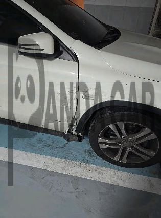 2017 Mercedes-Benz GLA200 d 4Matic, photograph 2