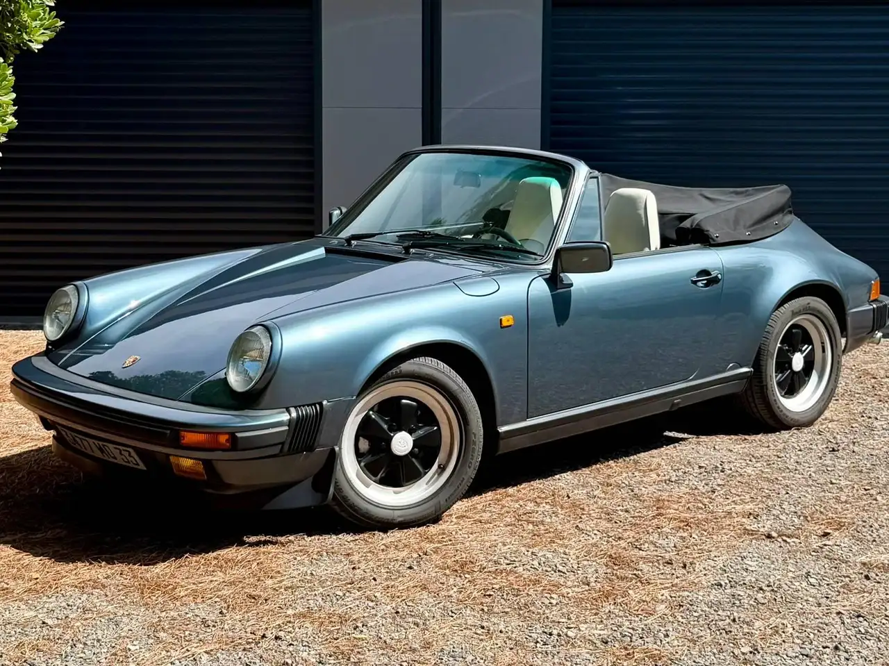 1988 Porsche 911 911 Cabriolet Carrera, photograph 11