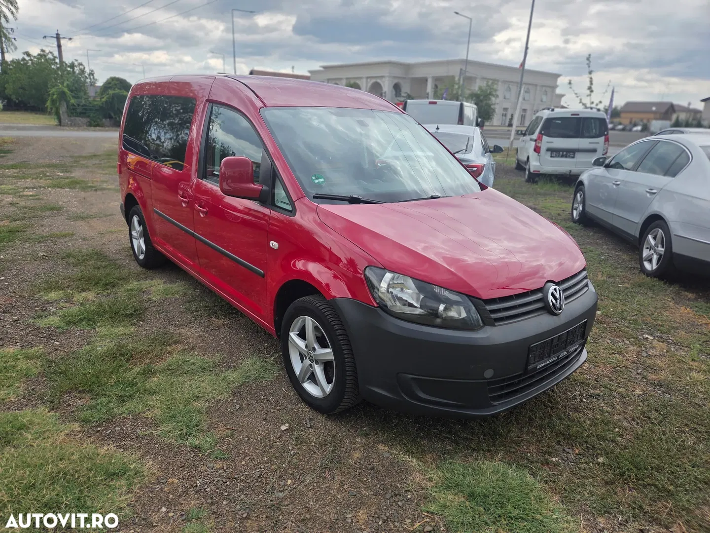 2013 Volkswagen Caddy, photograph 2