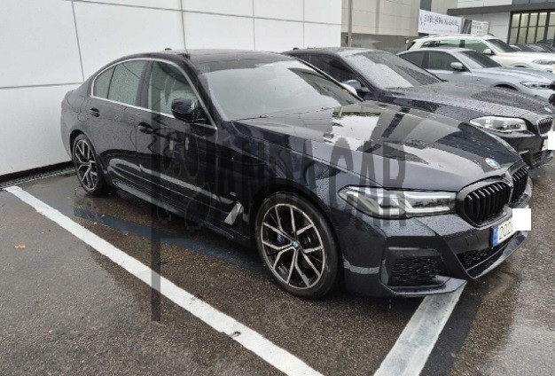 2023 BMW 530i xDrive, photograph 3