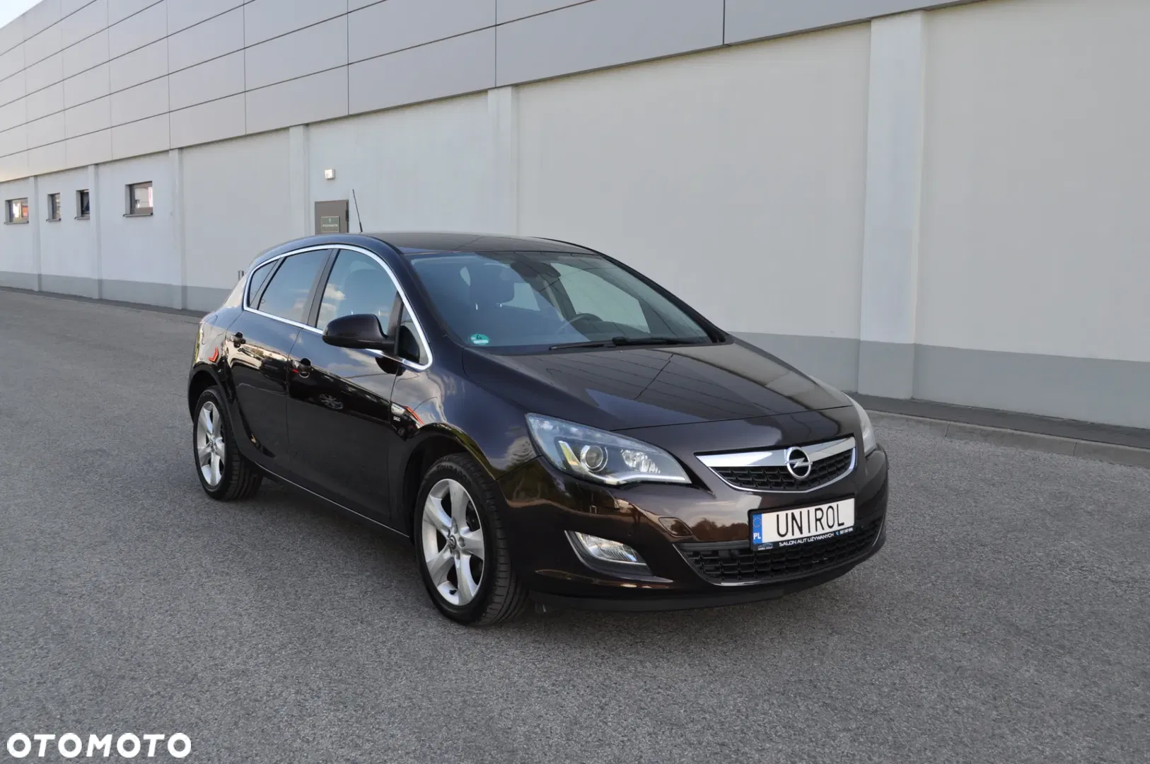 2011 Opel Astra 1.4 Turbo, photograph 4