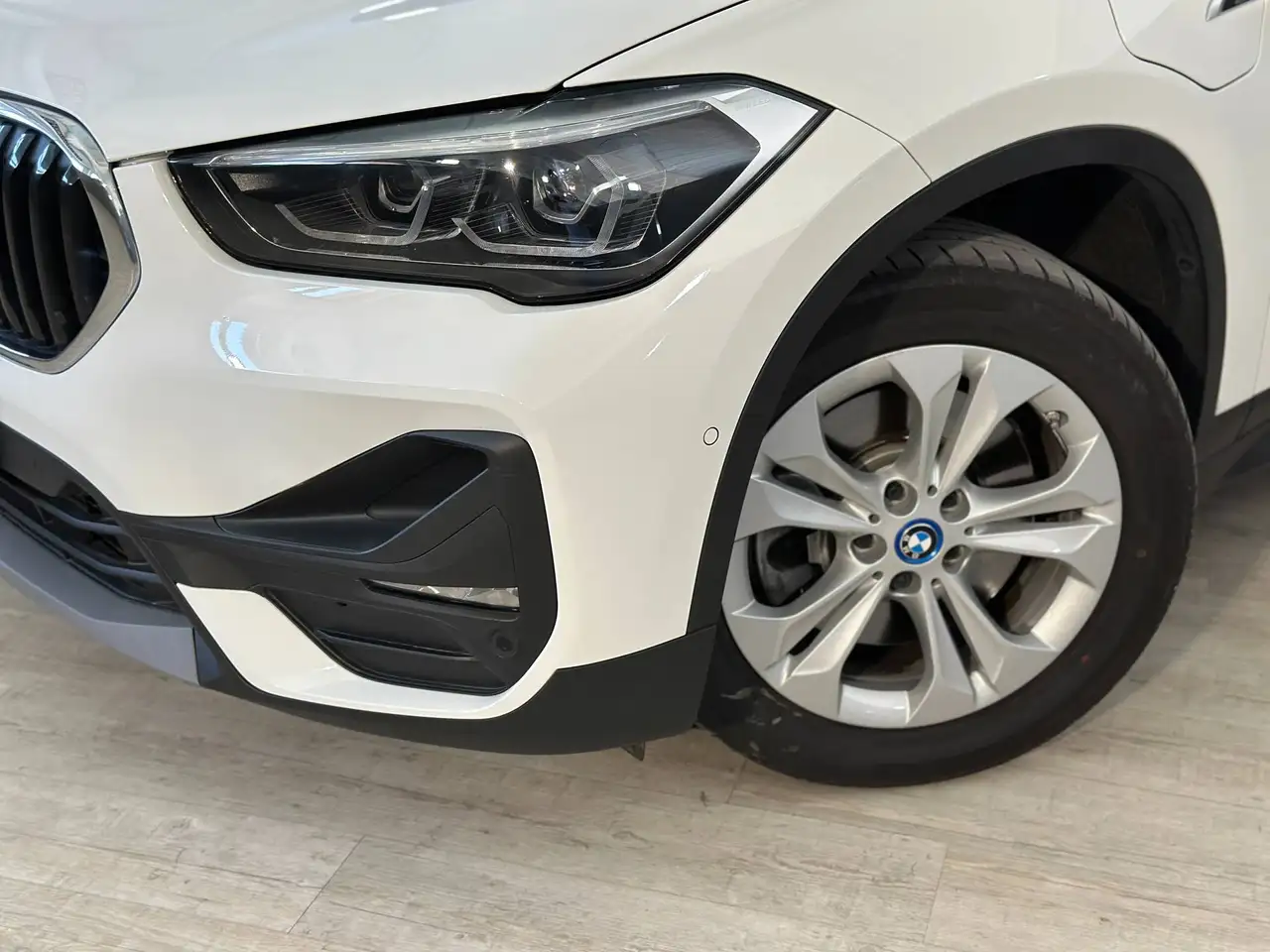 2022 BMW X1 xDrive 25e Business Advantage auto, photograph 5