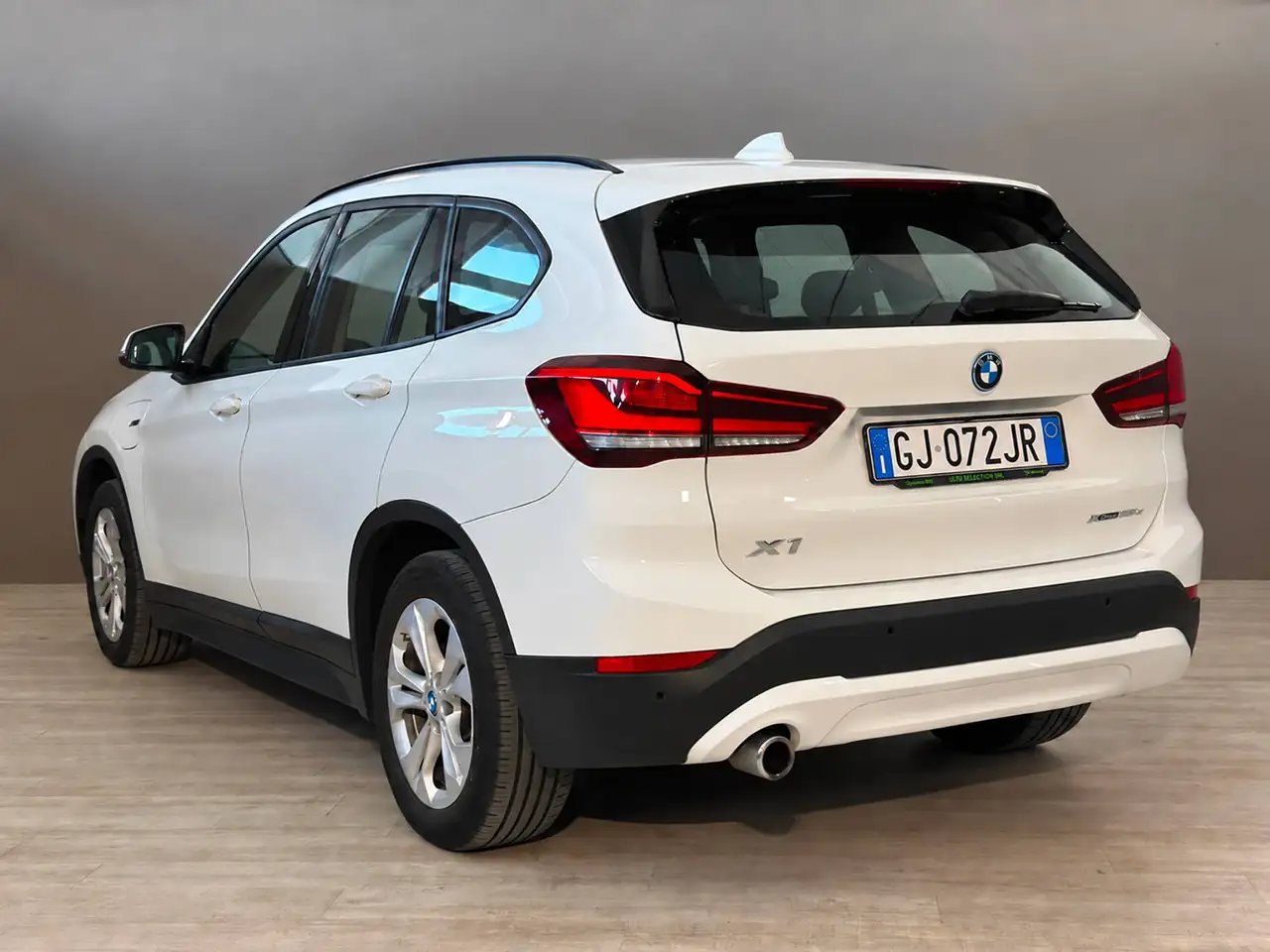 2022 BMW X1 xDrive 25e Business Advantage auto, photograph 4