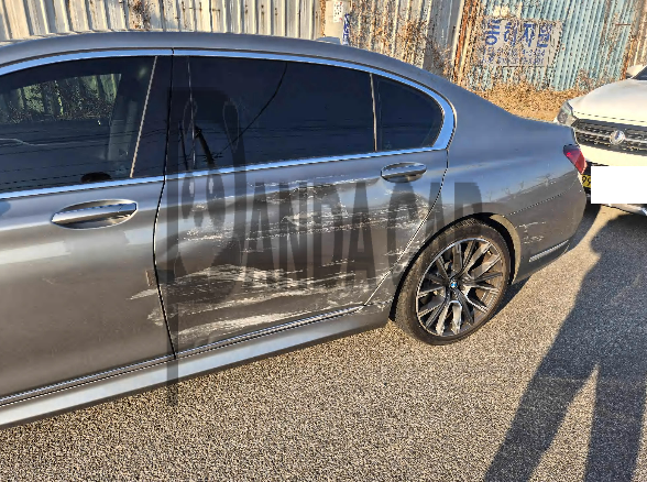 2020 BMW 740Li xDrive M Sport Package, photograph 4