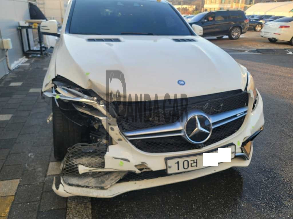 2017 Mercedes-AMG GLE63 S 4Matic Coupe, photograph 1
