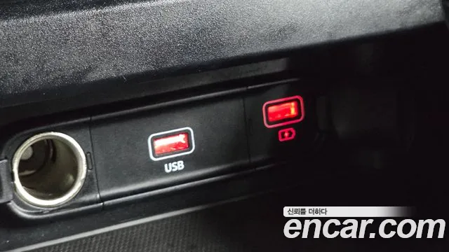 Kia K3 1.6 — photo 1 of 30