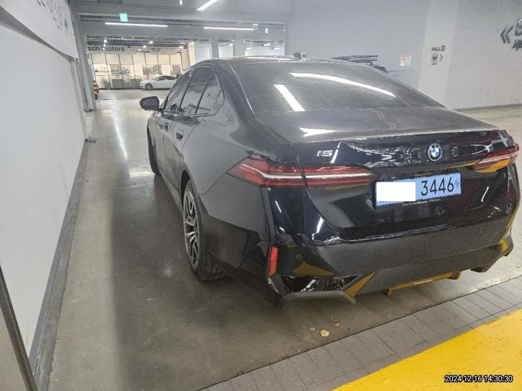 2024 BMW i5 eDrive40, photograph 5