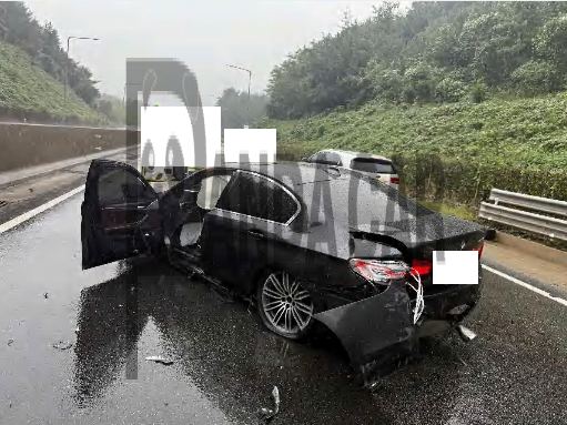 2020 BMW 530e iPerformance M Sport Package(19), photograph 2
