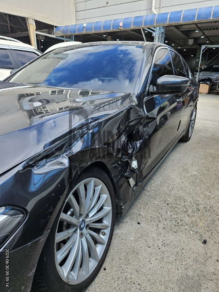 2023 BMW 530e, photograph 1
