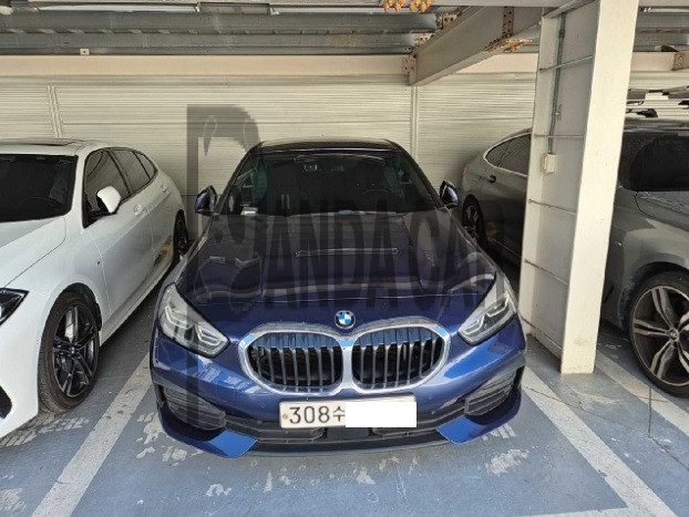 2020 BMW 118d (17), photograph 1