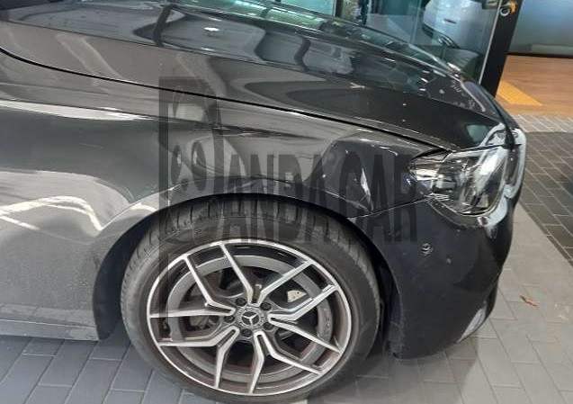 2022 Mercedes-Benz E300, photograph 1