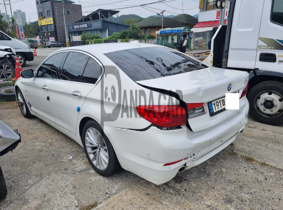 2018 BMW 520d, photograph 2