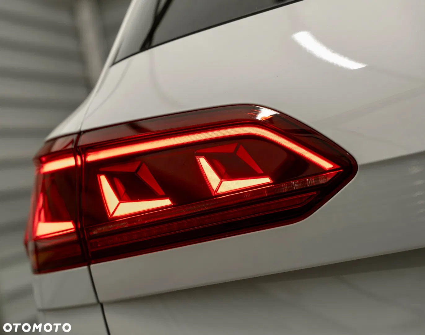 2023 Volkswagen Touareg 3.0 V6 TFSI Plug-In Hybrid 4Mot Elegance, photograph 12