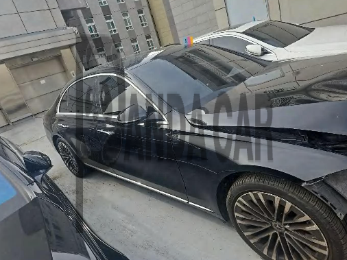 2023 Mercedes-Benz S450 4MATIC, photograph 3