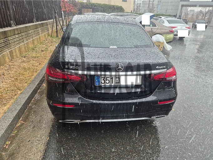 2021 Mercedes-Benz E350 4MATIC, photograph 4